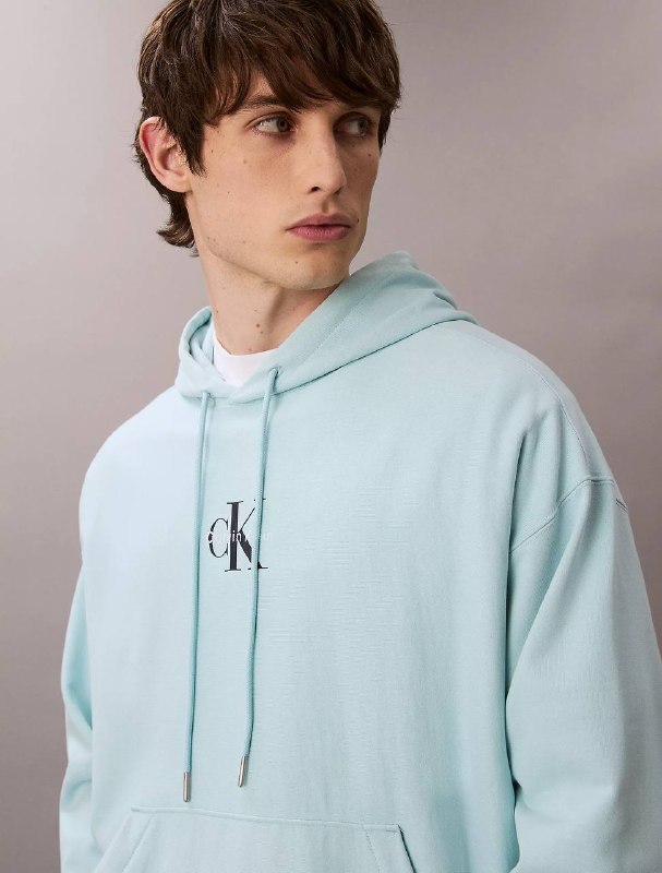 Серо-голубое худи Calvin Klein Monologo в Калининграде — 6 900 ₽ — фото 1